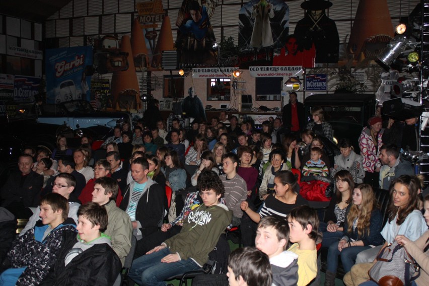 Karaoke dla młodzieży w Old Timers Garage