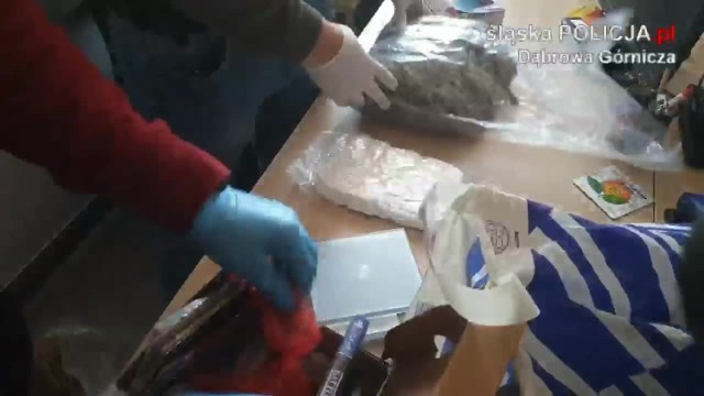 Dąbrowa Górnicza: policjanci przejęli znaczną ilość amfetaminy i marihuany