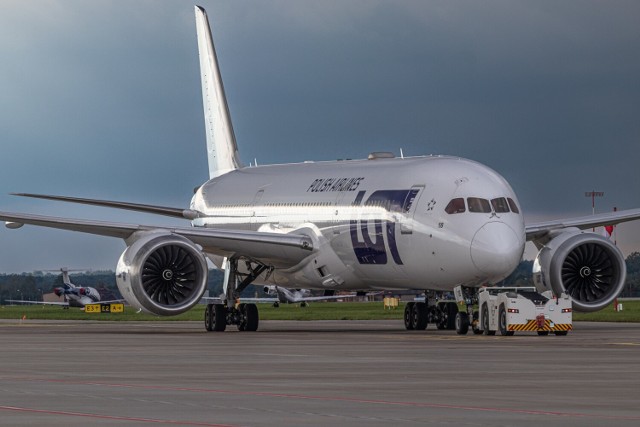Boeingiem 787-9 pielgrzymi z Śląska polecieli do francuskiego Lourdes. Zobacz kolejne zdjęcia. Przesuwaj zdjęcia w prawo - naciśnij strzałkę lub przycisk NASTĘPNE