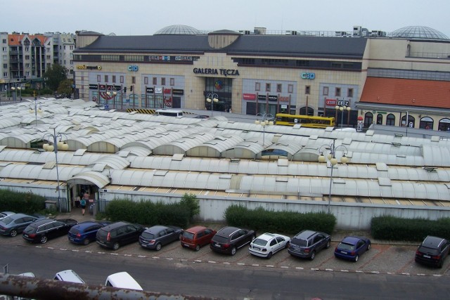 Miasto chce ograniczyć wjazd pojazdów do ścisłego centrum. Część nowego Rynku ma być przeznaczona na parking