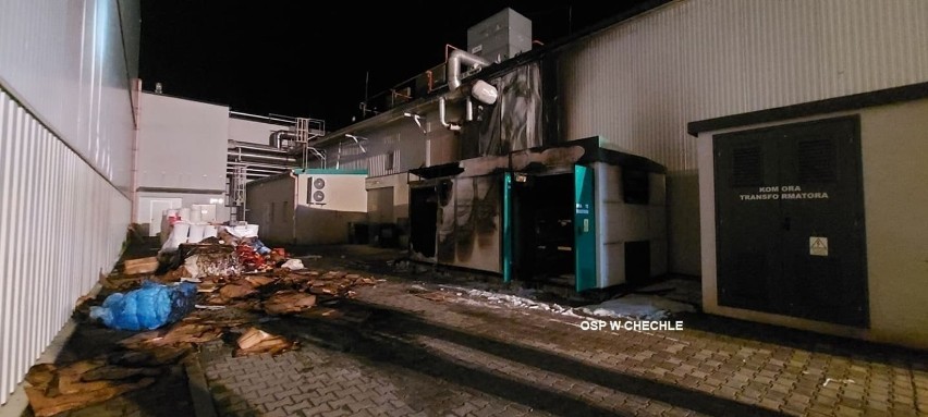 Ogromny pożar w fabryce lodów Kilargo w Chechle Pierwszym. Palił się transformator ZDJĘCIA
