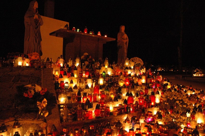 Dzień Zaduszny 2012 na cmentarzu przy ul. Roszczynialskiego w Wejherowie ZDJĘCIA