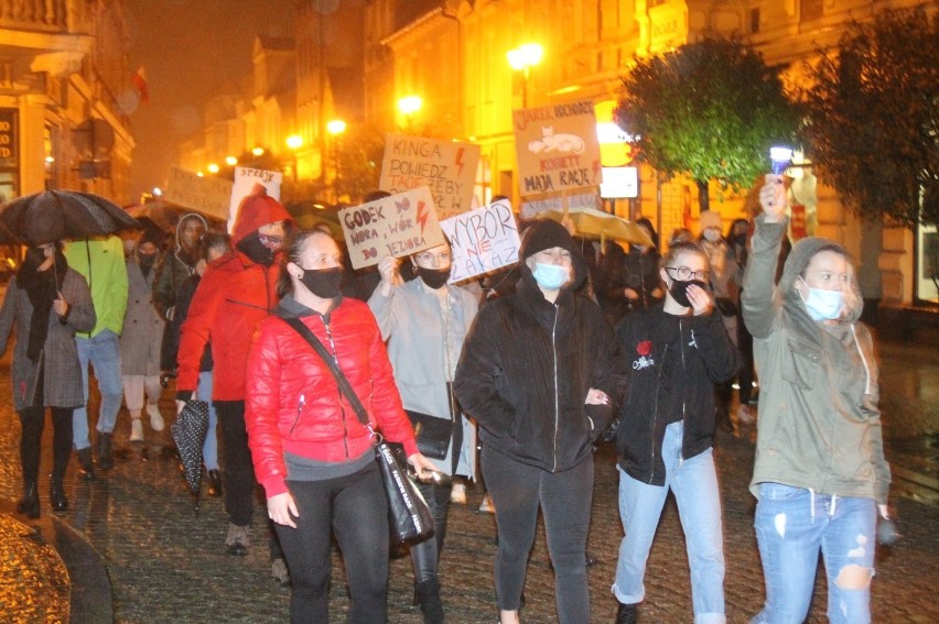 Kolejny antyPiSowski protest przeszedł ulicami Krotoszyna [ZDJĘCIA + FILMY]