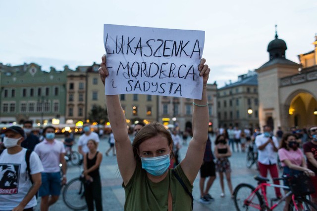 Manifestacje odbywają się w całej Polsce. Zdjęcie pochodzi z Krakowa