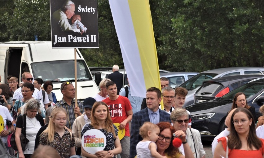 Ulicami Oświęcimia przeszedł Marsz dla Życia i Rodziny