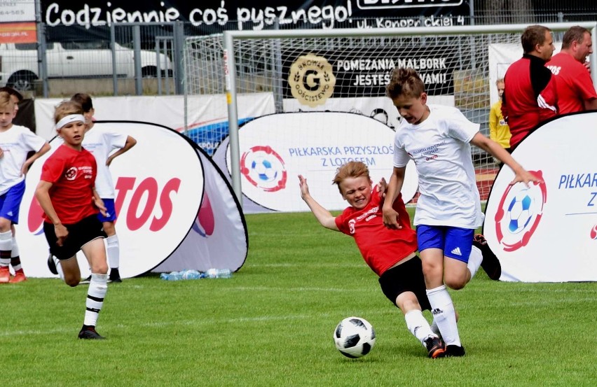 Lotos Junior Cup w Malborku [ZDJĘCIA, cz. 2]. Podsumowanie roku szkolenia w programie "Piłkarska przyszłość z Lotosem"
