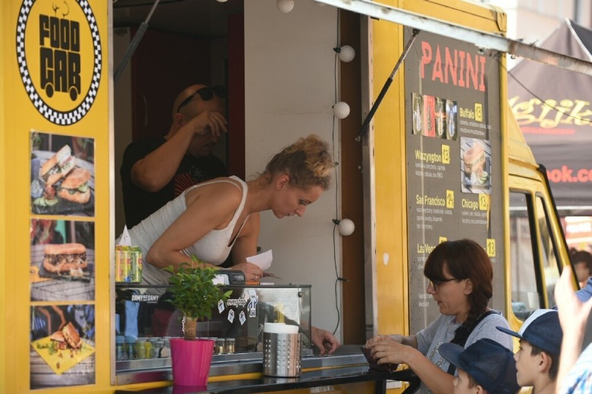 Toruń: Festiwal Smaków Food Trucków [ZDJĘCIA]