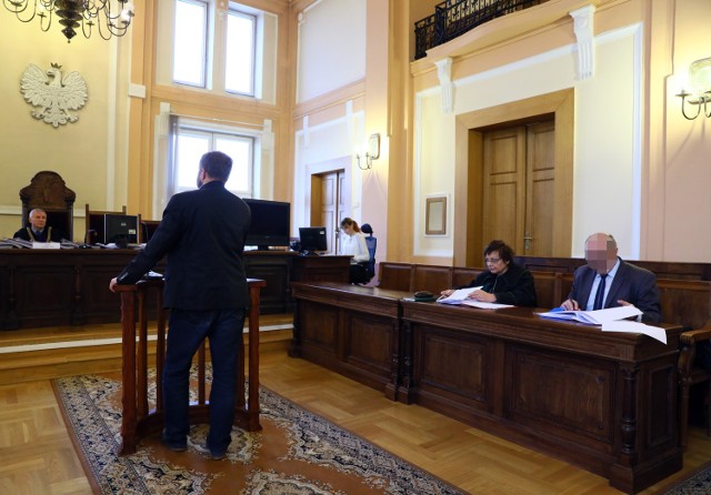 Proces byłego dyrektora zespołu szkół w Wolborzu przed sądem w Piotrkowie - zeznawali świadkowie