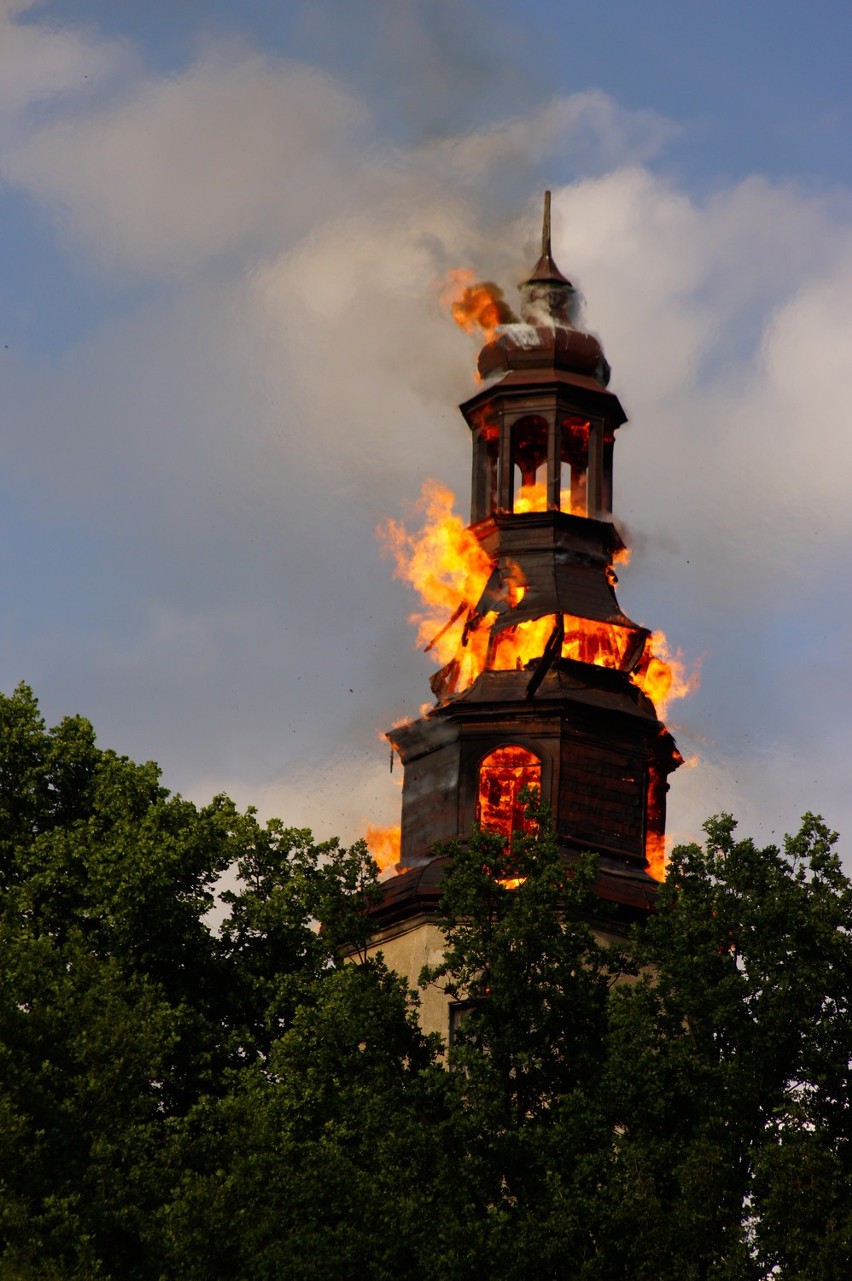 Bogatynia: Spłonął zabytkowy kościół (ZDJĘCIA)