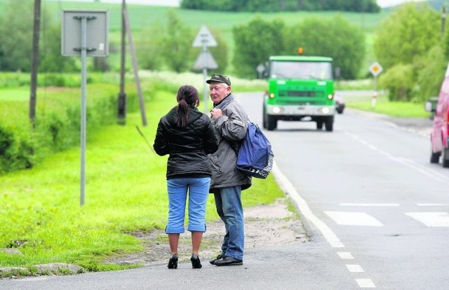 Sprawdziliśmy, większość kierowców przejeżdża przez Wierzchowice jak po torze wyścigowym