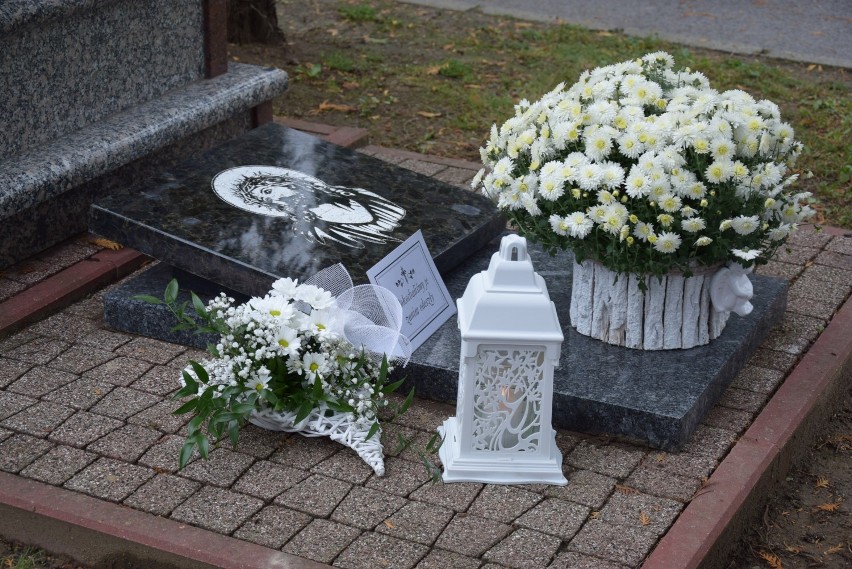 Miejsce Pamięci Dzieci Utraconych na cmentarzu w Dębicy