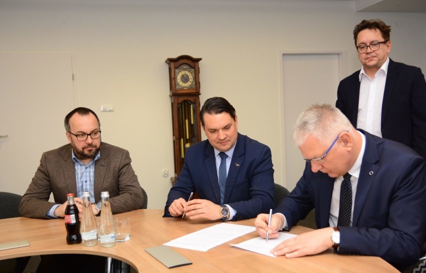 Dąbrowa Górnicza: Finowie zainwestują prawie 190 mln zł w nowy zakład w Tucznawie ZDJĘCIA 