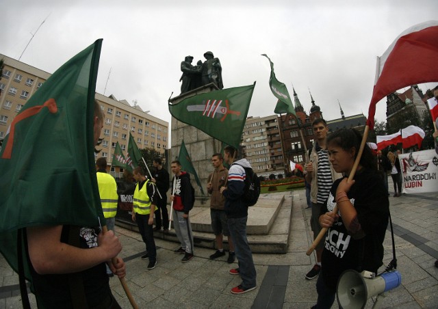 Kliknij i zobacz niezwykłe ZDJĘCIA LEGNICY Z II POŁOWY XX WIEKU