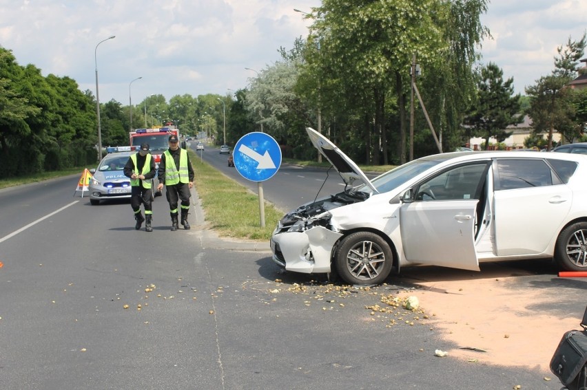 Zderzenie osobówki z motorowerem [Zdjęcia]