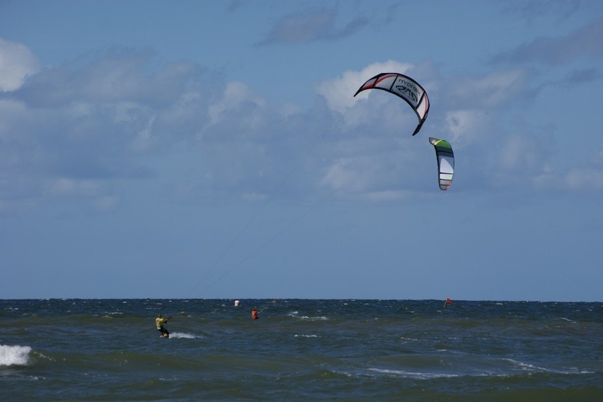 Łeba: Najlepsi kitesurferzy walczyli w Łebie o najlepsze lokaty [GALERIA ZDJĘĆ]