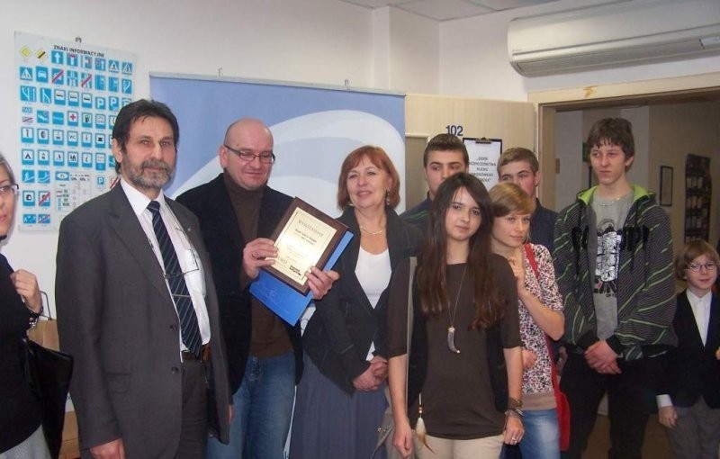 Uczniowie Zespołu Szkół w Rodowie zostali laureatami konkursu o ruchu drogowym