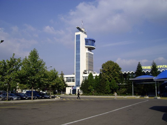 Lotnisko w bułgarskim Burgas (http://commons.wikimedia.org/wiki/File:Burgas_airport.jpg)