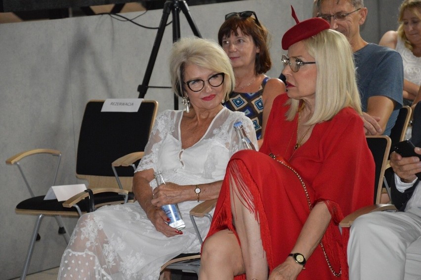 Nadwiślański Fashion Week. Niezwykły pokaz mody i debata w Stalowej Woli. Zobacz zdjęcia