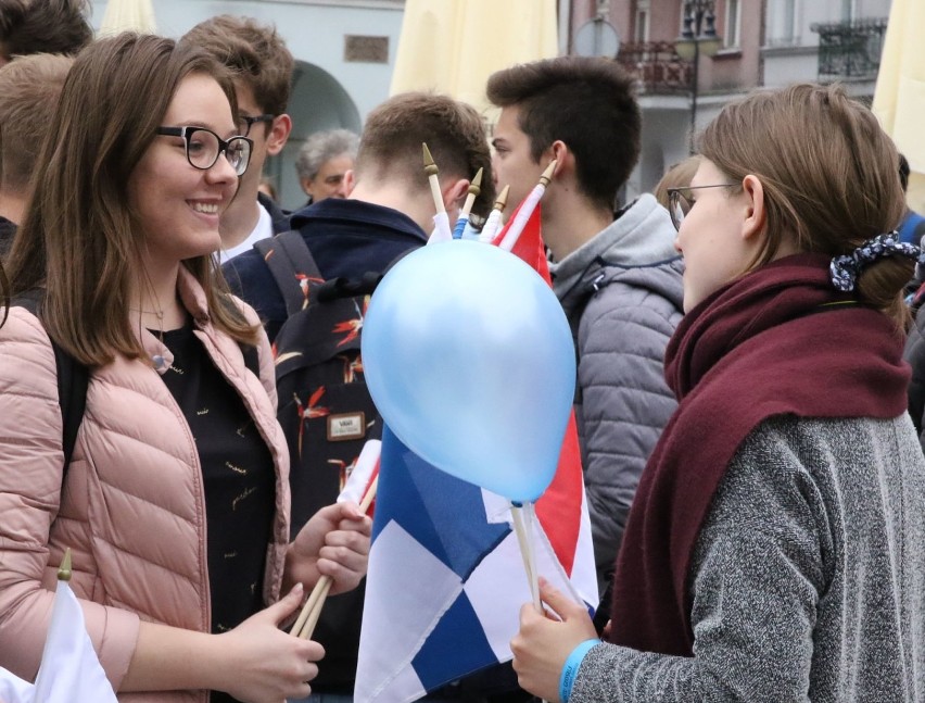 III LO w Kaliszu zorganizowało happening „Po Prostu Głosuj”...