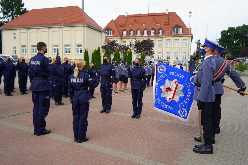 Dwaj nowi policjanci w Grudziądzu. Złożyli ślubowanie....