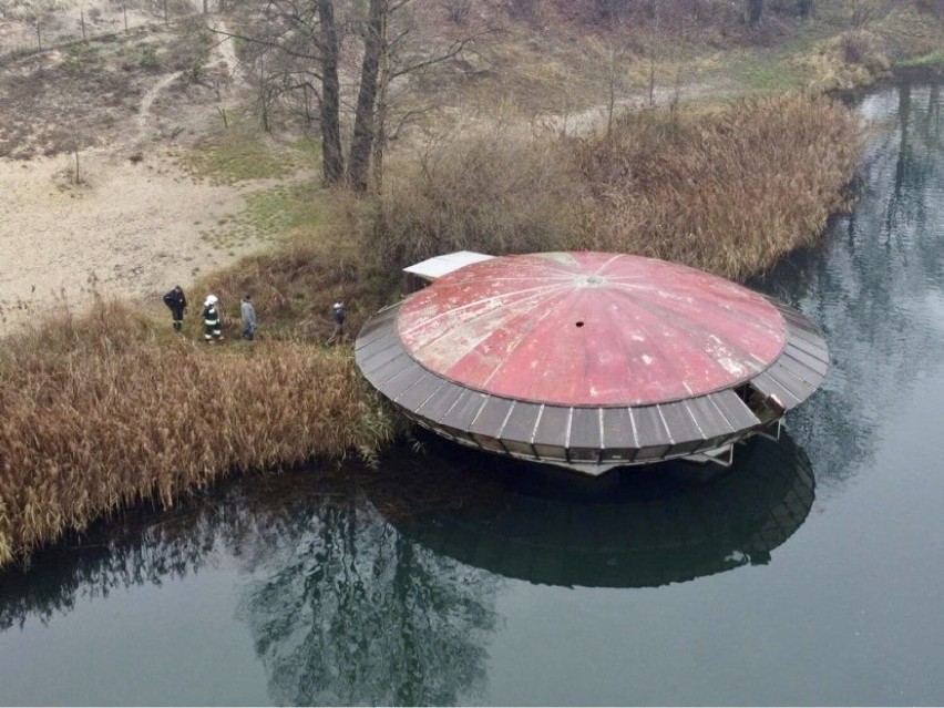 W niedzielę 27 listopada pływający spodek UFO został...