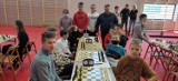Kaźmierz. Pełna pasji rywalizacja na szachownicy. Które drużyny zwyciężyły w mistrzostwach drużynowych?