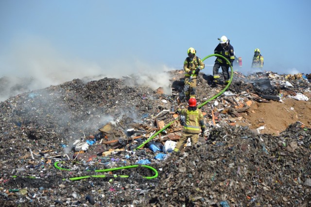Po godzinie 12 w strażacy otrzymali wezwanie do pożaru w Zakładzie Zagospodarowania Odpadów „Czysta Błękitna Kraina” w Czarnówku.