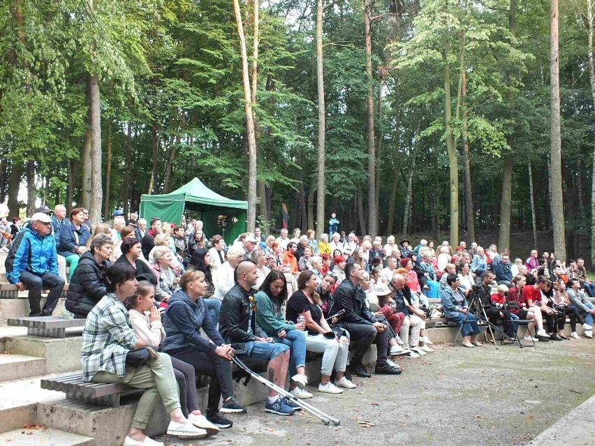 Koncert rockowy w starachowickim Amfiteatrze. Dominowali... starsi widzowie. Zobacz zdjęcia