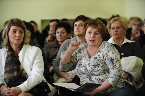 W starostwie zjawiło się kilkudziesięciu pracowników DPS w Ostrowinie i Jemielnej