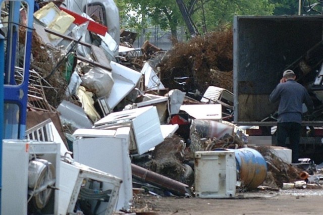 Zbierany będzie każdy rodzaj złomu: stal, miedź, mosiądz, aluminium i puszki.