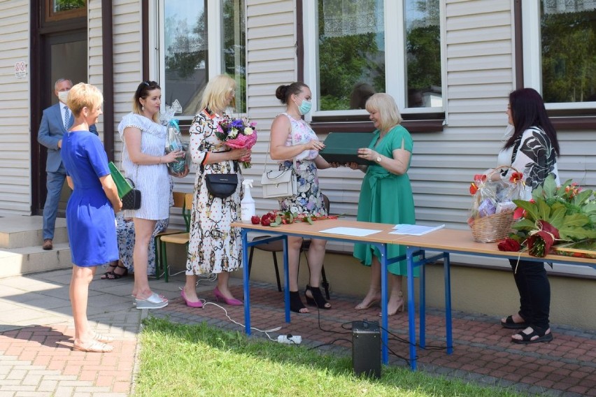 Dyrektorka odeszła na emeryturę. Ostatnie 23 lata zarządzała Szkołą Podstawową w Boguszach