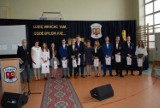 Maturzyści I LO w Tomaszowie Maz. oddali 26 litrów krwi. Podsumowanie osiągnięć w krwiodawstwie (Foto)
