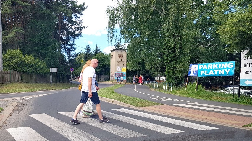 Leszno. Parkowanie w Boszkowie to wciąż spore wyzwanie  [ZDJĘCIA]