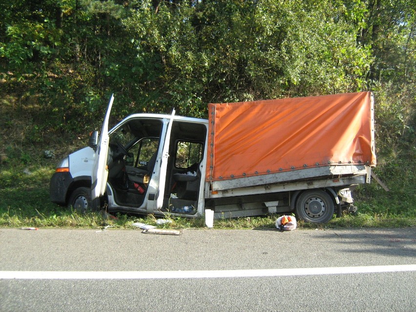 Wypadek na S 1 w Lędzinach: Bus wjechał w robotników. Są ranni