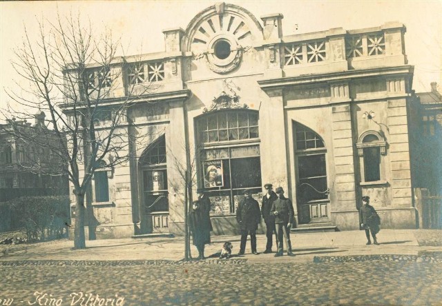 Początek XX wieku.  Kino Victoria  - drugie w Piotrkowie po kinoteatrze Czary - powstało w 1911 roku