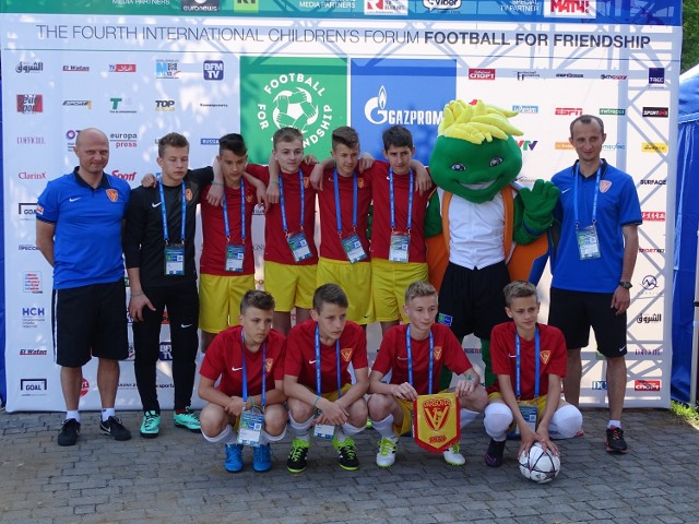 Football for Friendship. Młodzi piłkarze z trzech kontynentów rywalizowali ze sobą w sercu Mediolanu