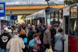 Tłok w autobusach i tramwajach w Bydgoszczy. Mieszkańcy niezadowoleni z nowych rozkładów jazdy