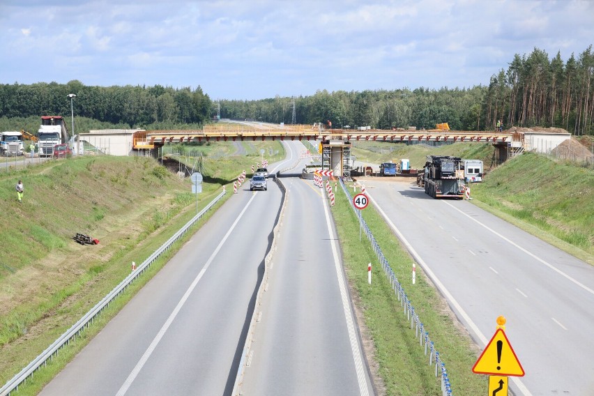 Budowa wiaduktu nad S11 obwodnicy Szczecinka, ten fragment...