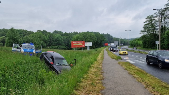 Uciekający kierowca wpadł do rowu