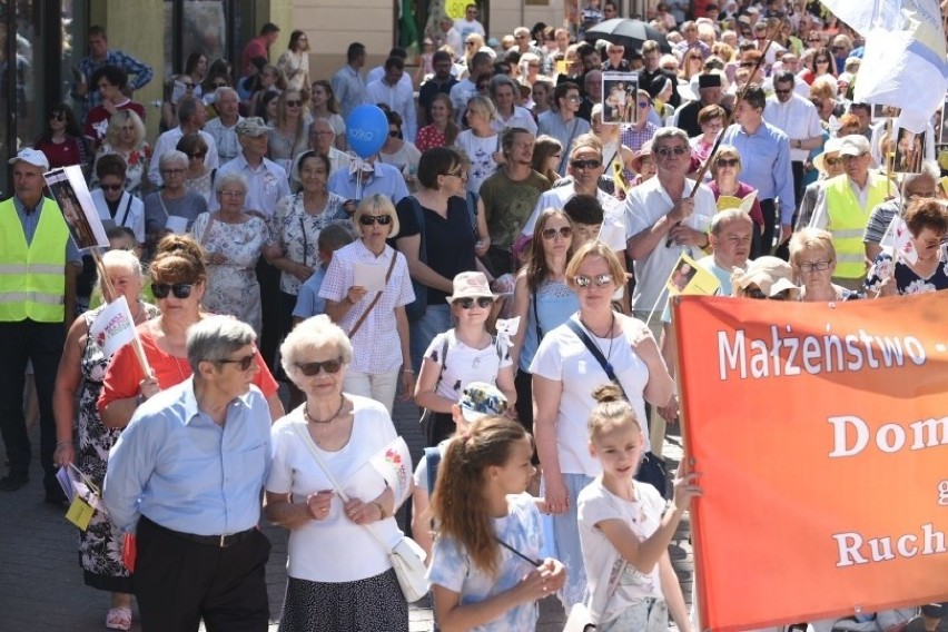 Wczoraj w Toruniu odbył się Marsz dla Życia i Rodziny 2019....