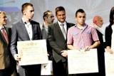 Oleśnica: Czeladnicy odebrali zasłużone dyplomy (GALERIA ZDJĘĆ)