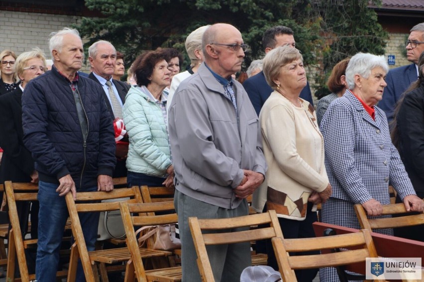 Mord w Czekaju w gm. Uniejów. Uczczono pamięć ofiar zabitych we Wrześniu 1939 ZDJĘCIA