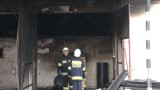 Pożar hali produkcyjnej w miejscowości Biskupie gm. Ślesin [ZDJĘCIA]
