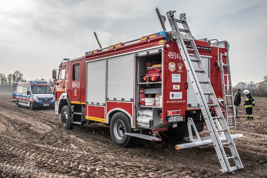 Wypadek przy rolnych pracach w Sapieżynie [ZDJĘCIA]        