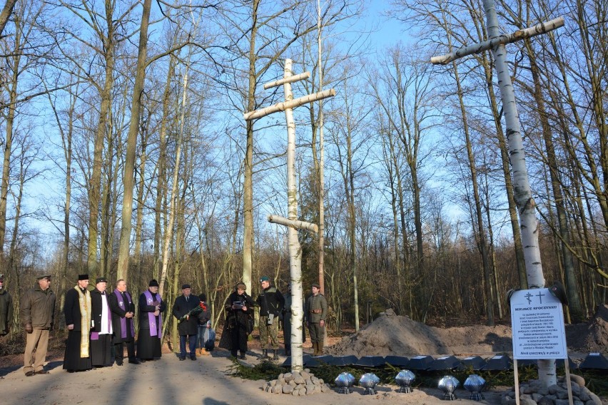 Joachimów Mogiły. Ceremonia pochówku szczątków żołnierzy poległych w czasie I wojny światowej [ZDJĘCIA]