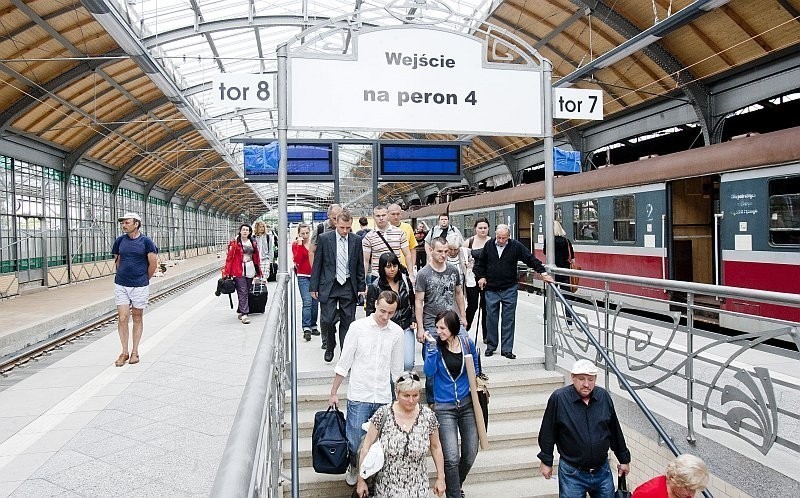Wrocław: Wyremontowany peron 4 na Dworcu Głównym już otwarty (ZDJĘCIA, FILM)