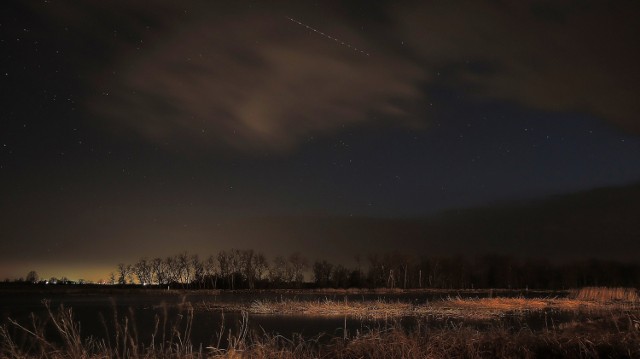 Połączenie nocnego nieba i kosmiczny pociągu daje niesamowity efekt. Cudowny widok, prawda?