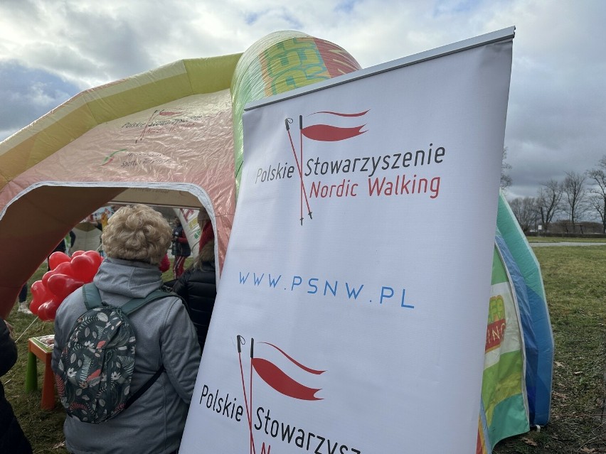 Ponad 100 uczestników Marszu "Policz się z cukrzycą" w Sandomierzu. Zobacz kto się przyłączył