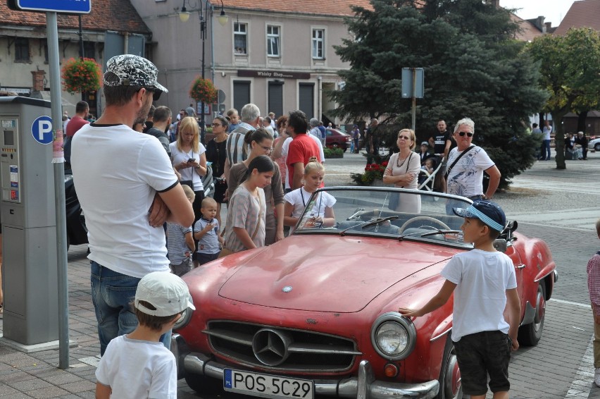 Zabytkowe automobile znów zachwyciły [ZDJĘCIA]