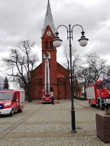 Kościół w Budzyniu ucierpiał przez silny wiatr. Podmuchy uszkodziły jego dach (FOTO)
